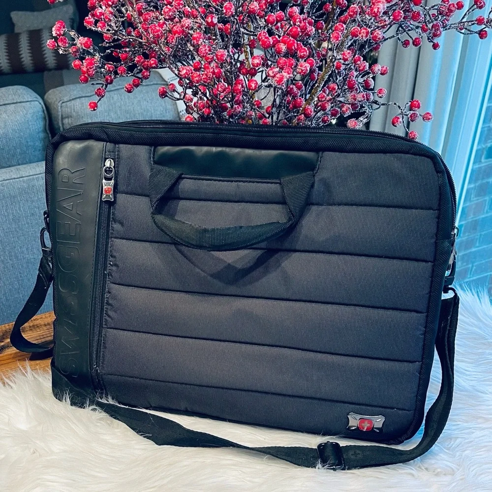Swiss Gear Unisex Padded Black Laptop Case
